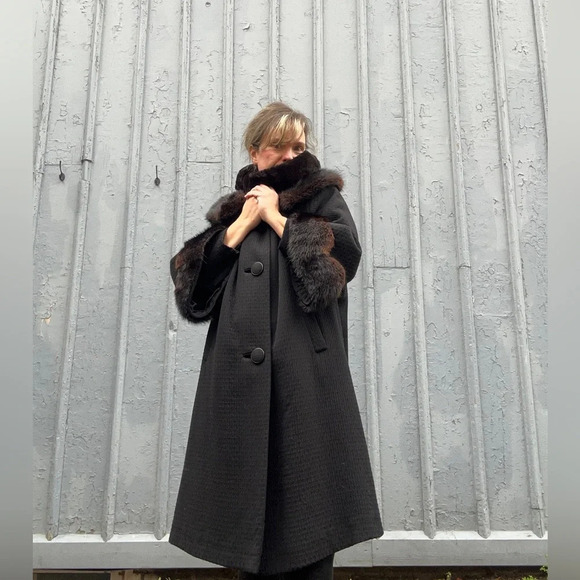 Vintage 1950’s fur trimmed Evening Coat, size  Large - Picture 2 of 15